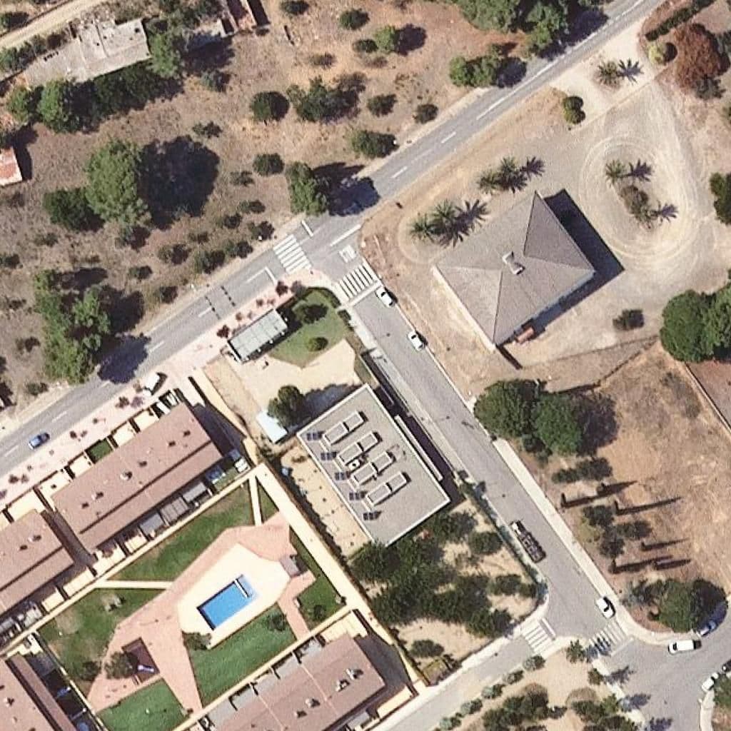 Aerial view of the grounds of Llar d'infants l'Arc de Sant Martí