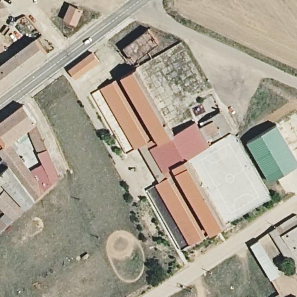 Вид сверху на территорию школы «CRA DE VILLANUEVA DEL CAMPO»