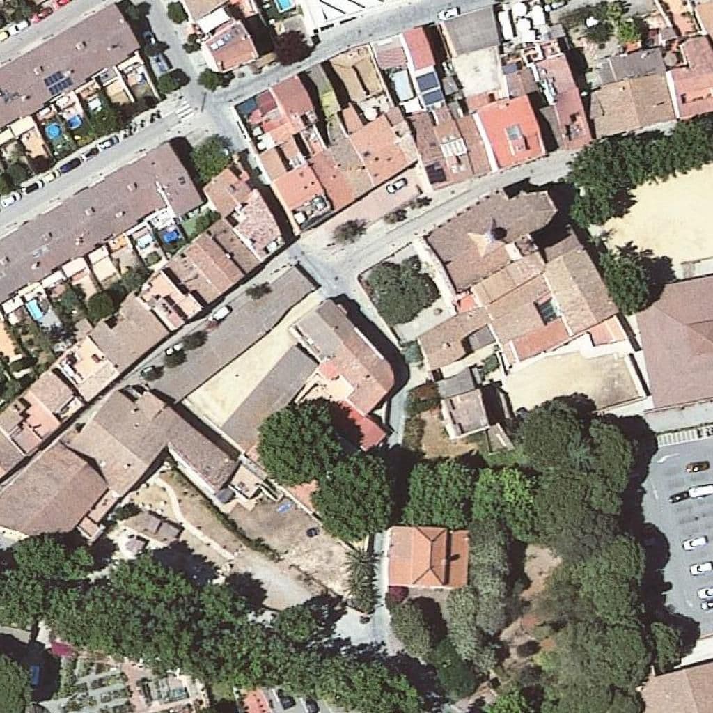 Aerial view of the grounds of Lli Privada El Campanar