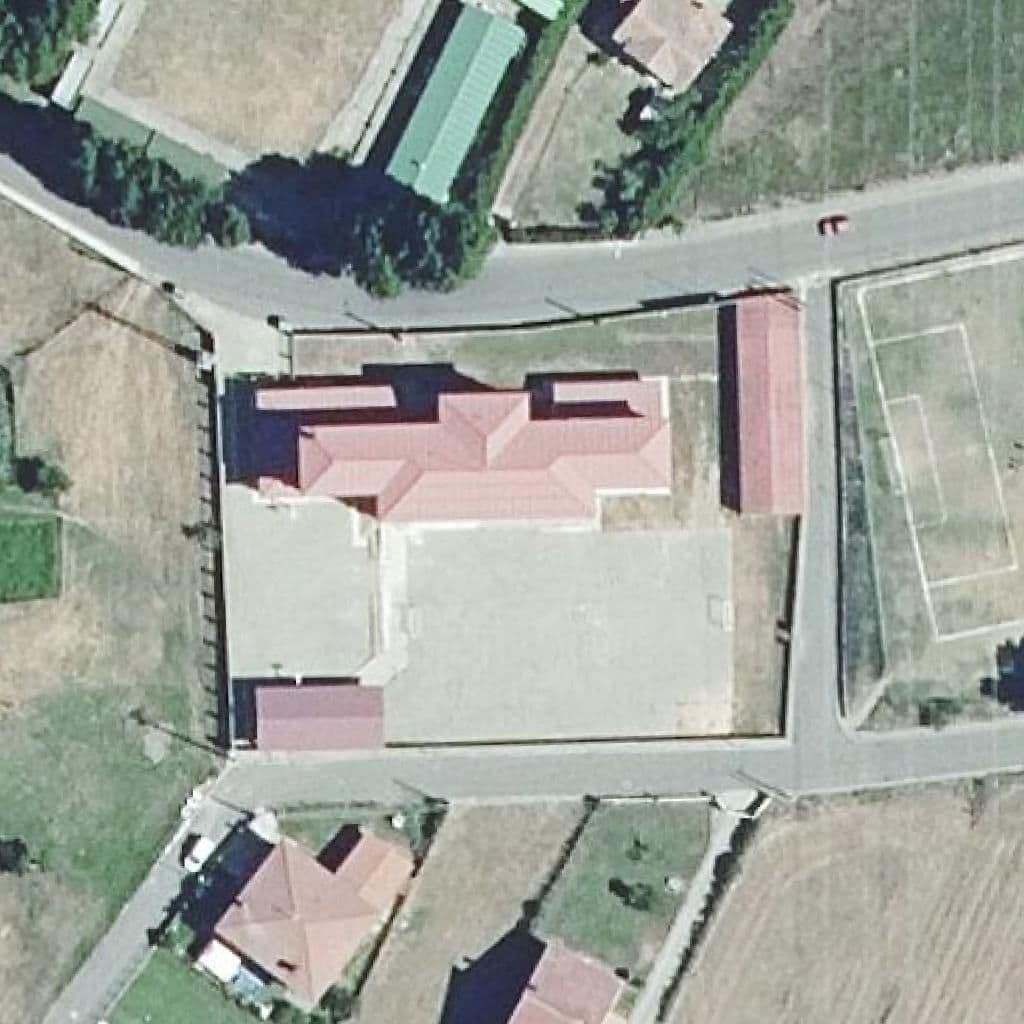 Вид сверху на территорию школы «SANTA MARÍA DE ARBAS»