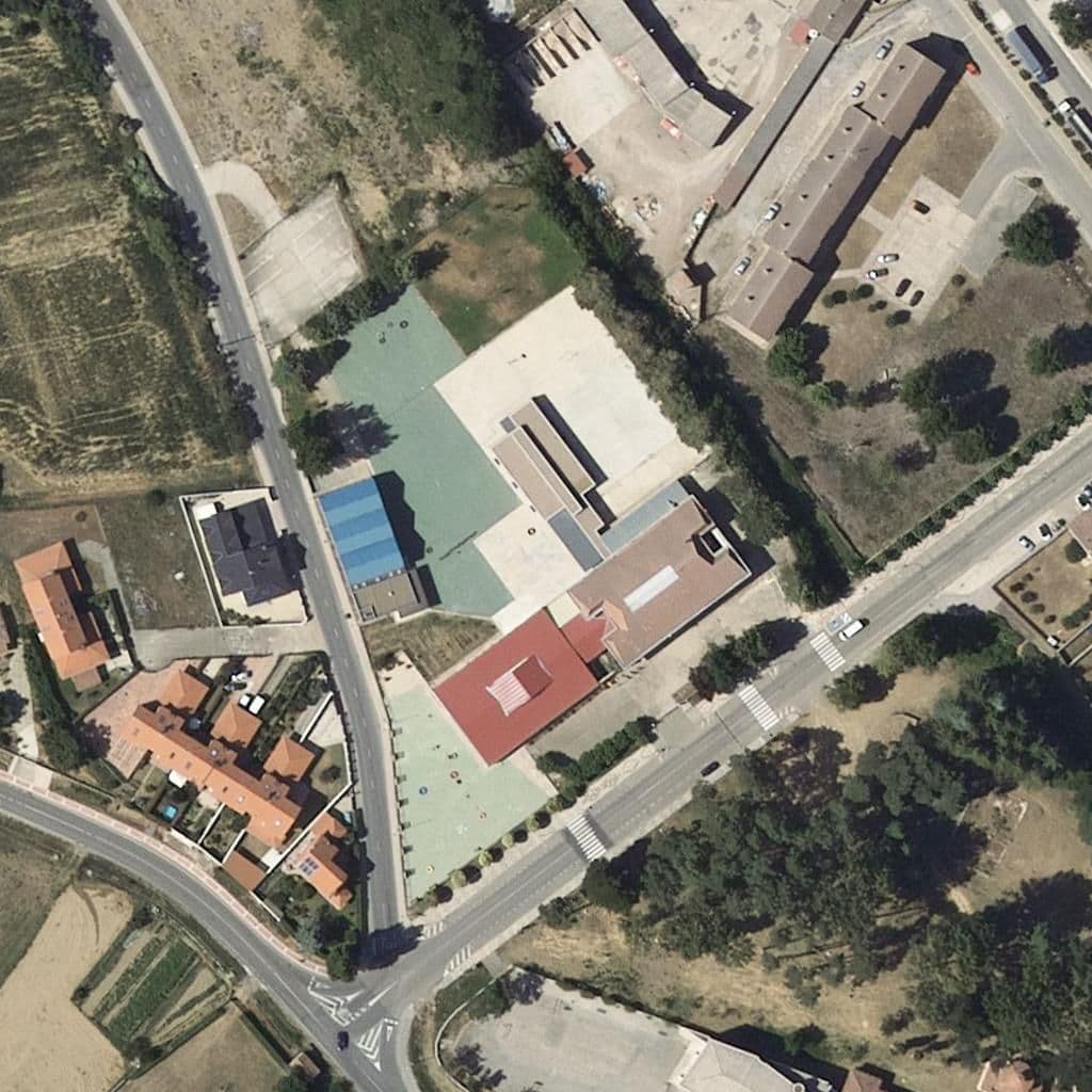 Вид сверху на территорию школы «VILLA Y TIERRA»