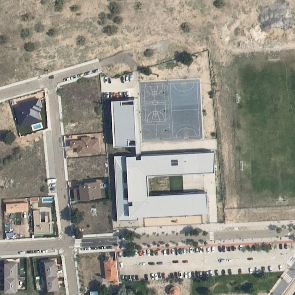 Вид згори на територію школи «CENTRO DE EDUCACIÓN OBLIGATORIA DE BOECILLO»