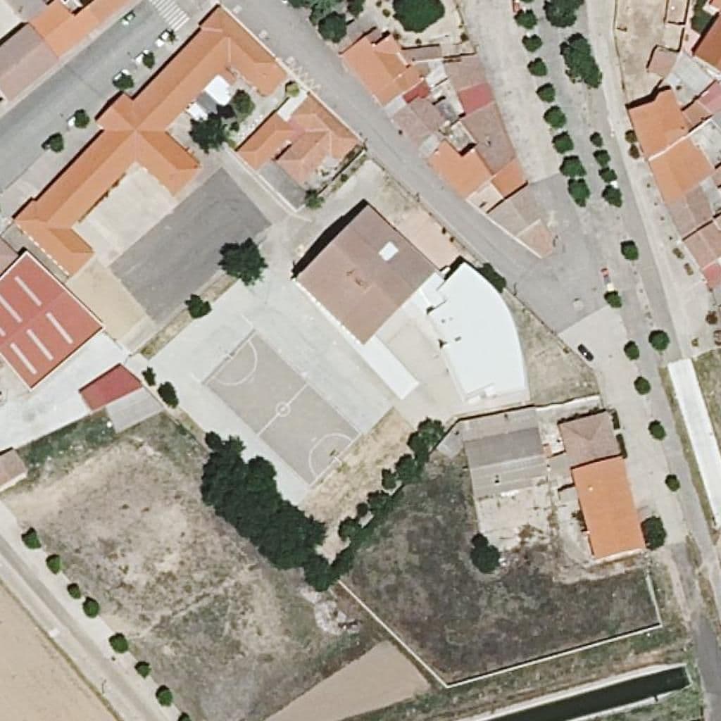Вид сверху на территорию школы «CENTRO DE EDUCACIÓN OBLIGATORIA DE CORESES»