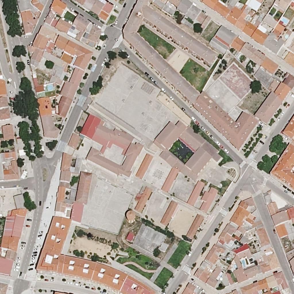 Вид сверху на территорию школы «VILLA DEL DUERO»