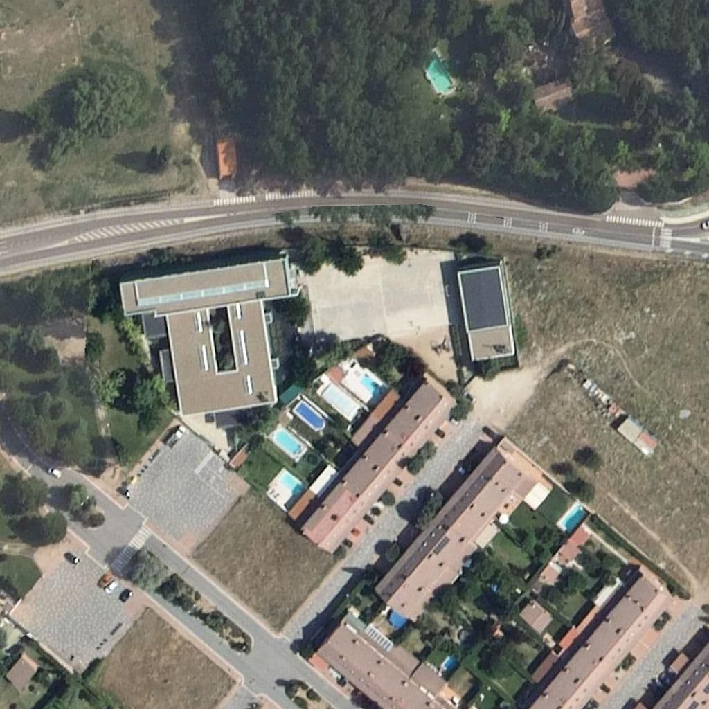 Вид згори на територію школи «PINOALBAR»