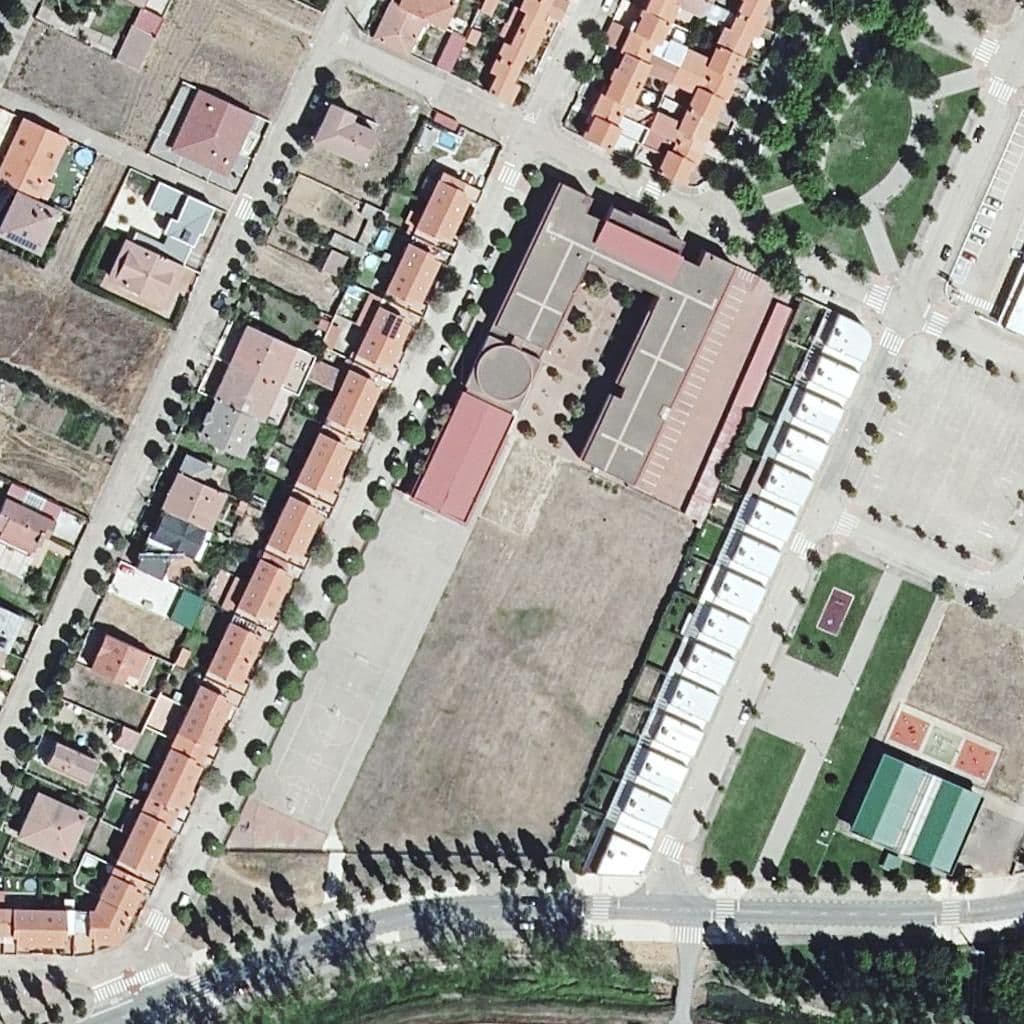 Вид сверху на территорию школы «ASTURICA AUGUSTA»