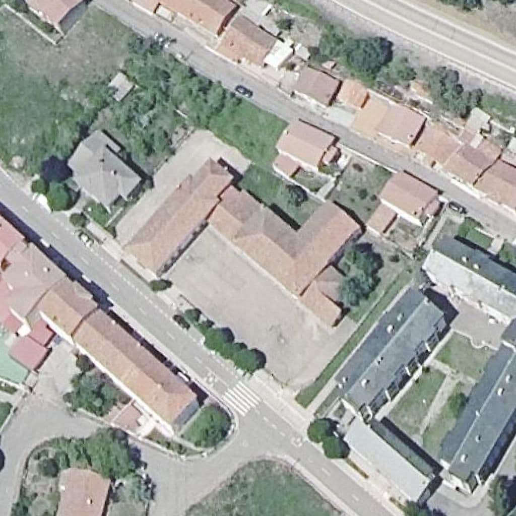 Aerial view of the grounds of INSTITUTO DE EDUCACIÓN OBLIGATORIA DE LA POLA DE GORDÓN