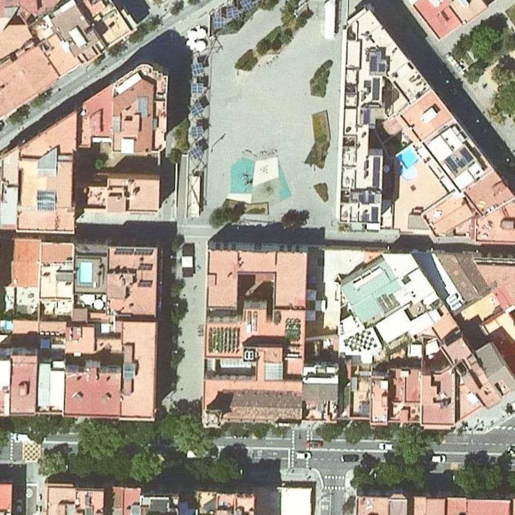 Aerial view of the grounds of Institut Escola Arts