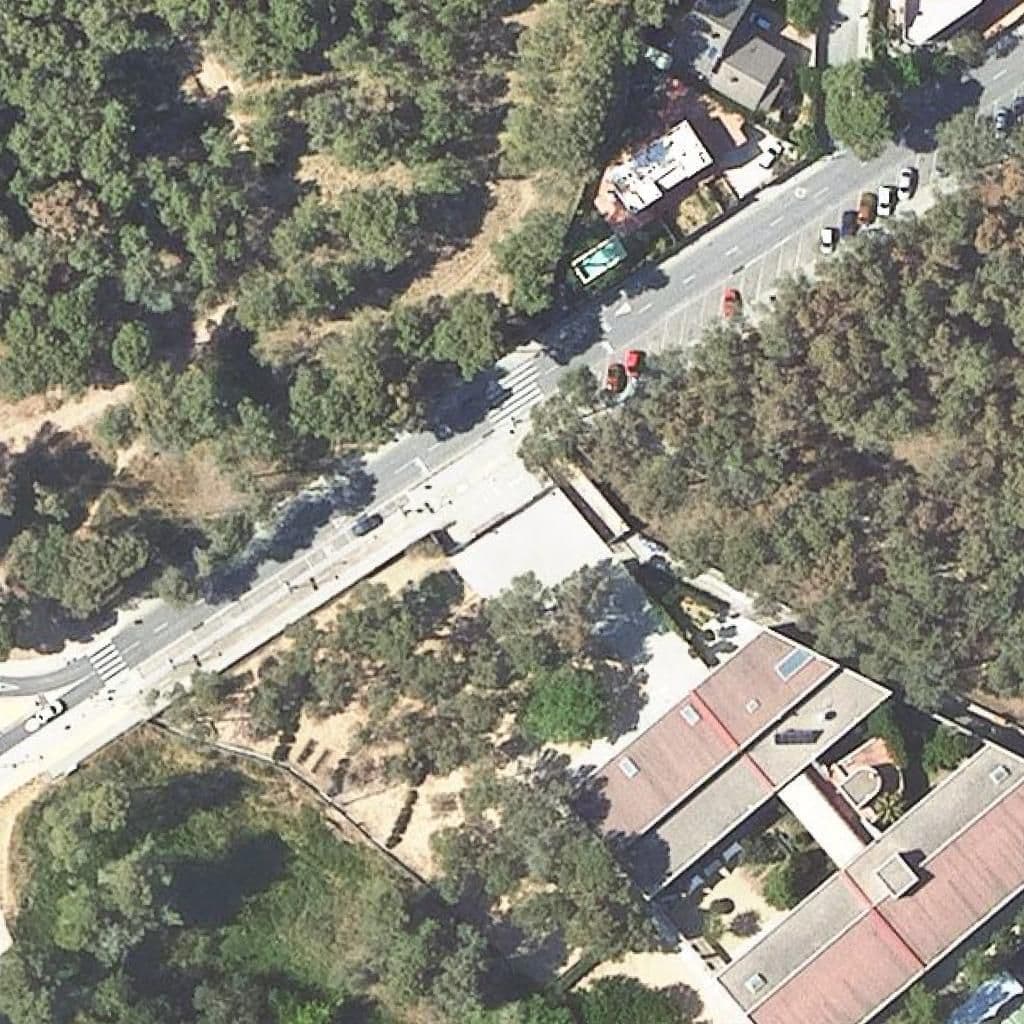 Aerial view of the grounds of Escola Margalló