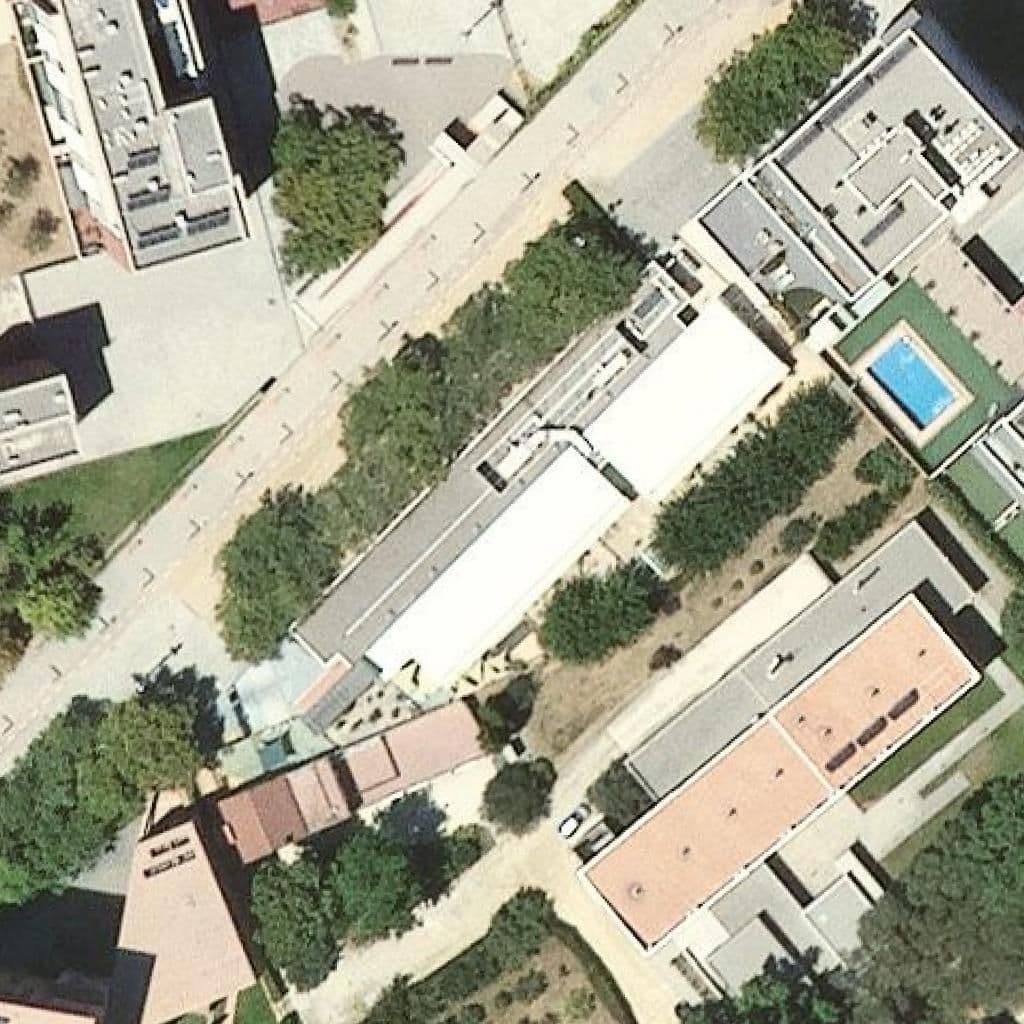 Вид згори на територію школи «Escola Bressol Patufet»
