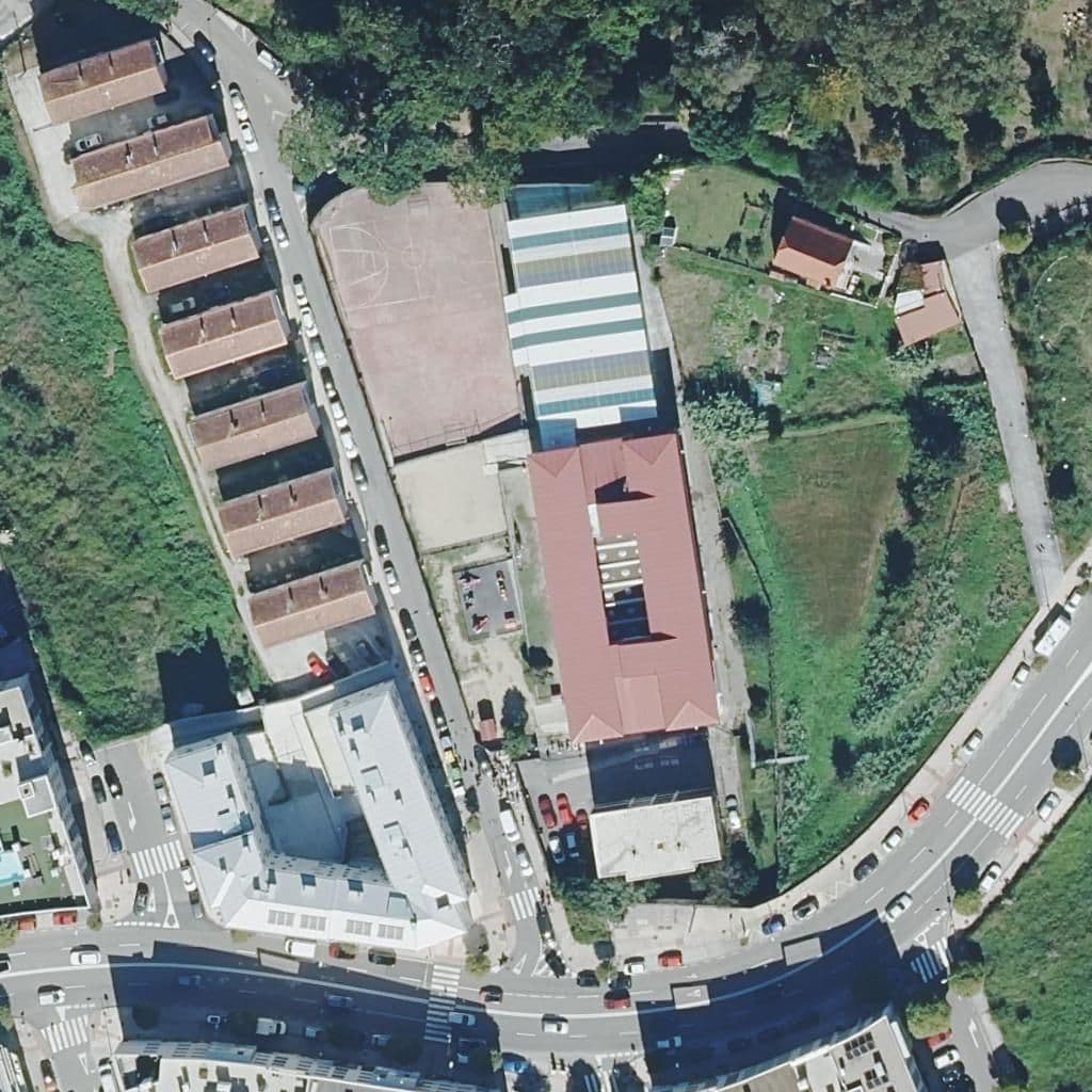 Вид сверху на территорию школы «CEIP A Canicouva»