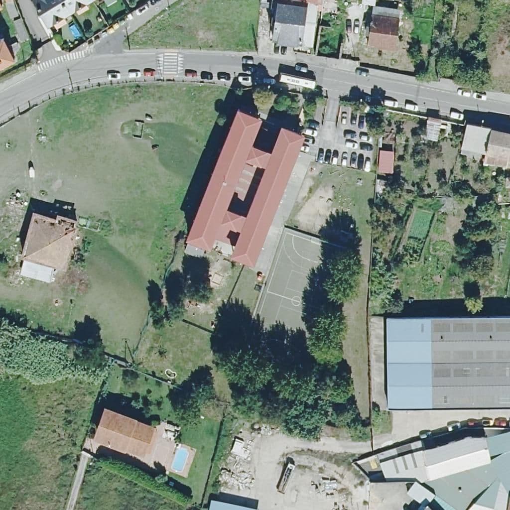 Вид сверху на территорию школы «CEIP Valle-Inclán»
