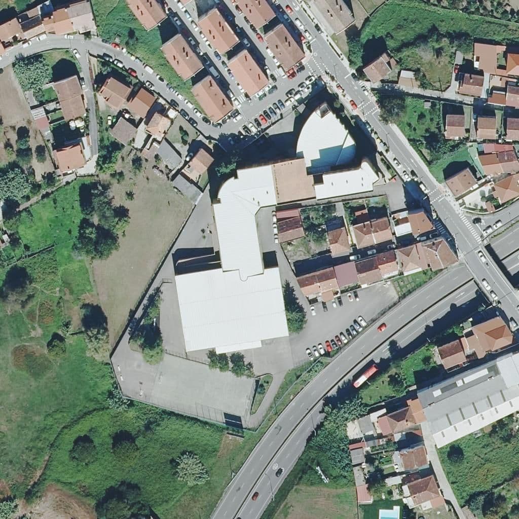 Вид згори на територію школи «CPR Plurilingüe San José de Cluny»
