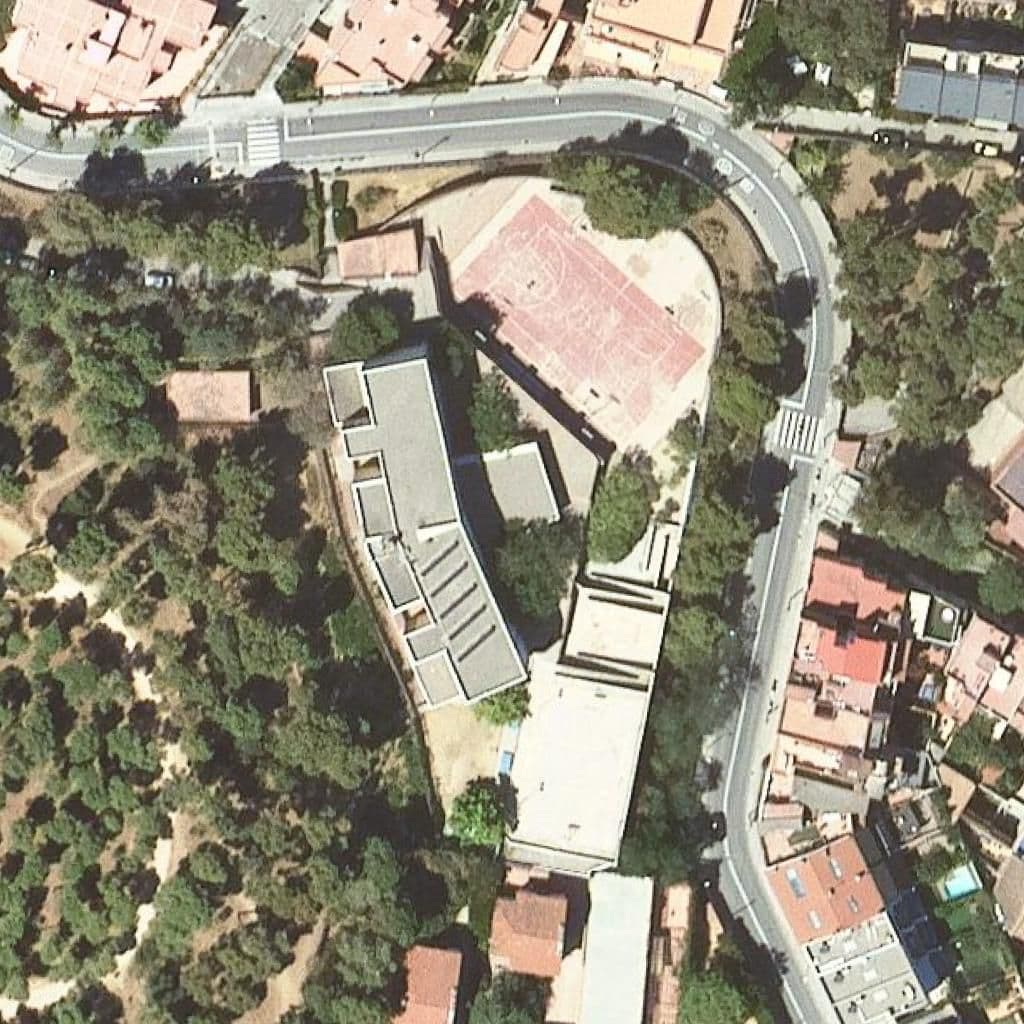 Вид згори на територію школи «Institut Francisco De Goya»