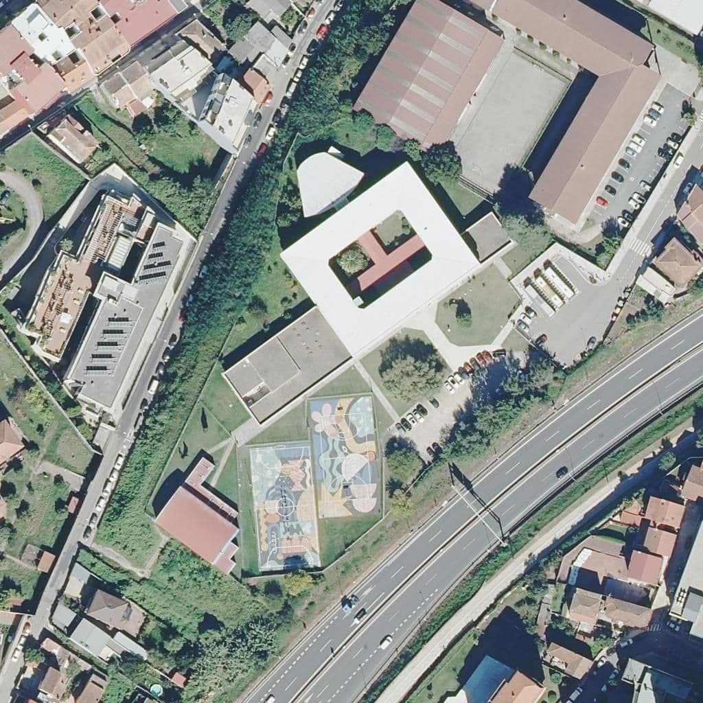 Aerial view of the grounds of IES República Oriental do Uruguai