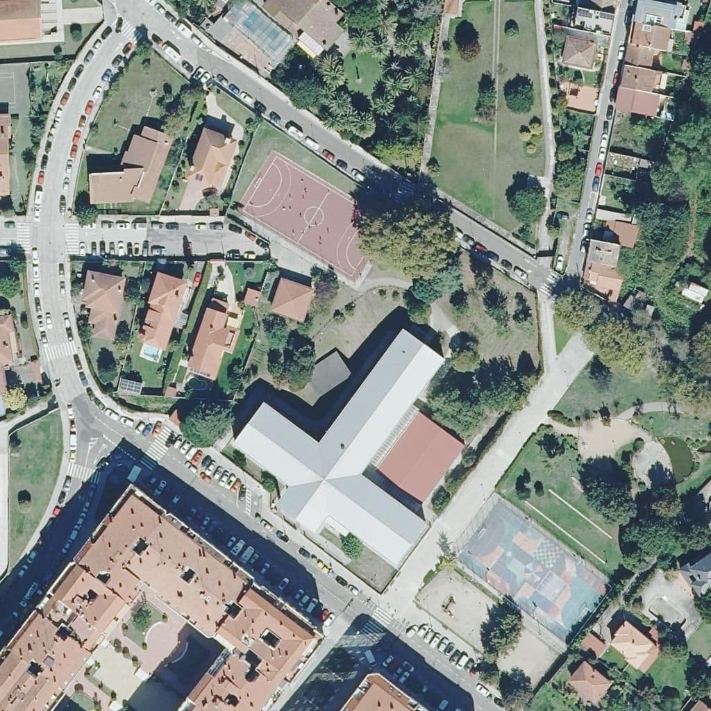 Aerial view of the grounds of IES do Castro