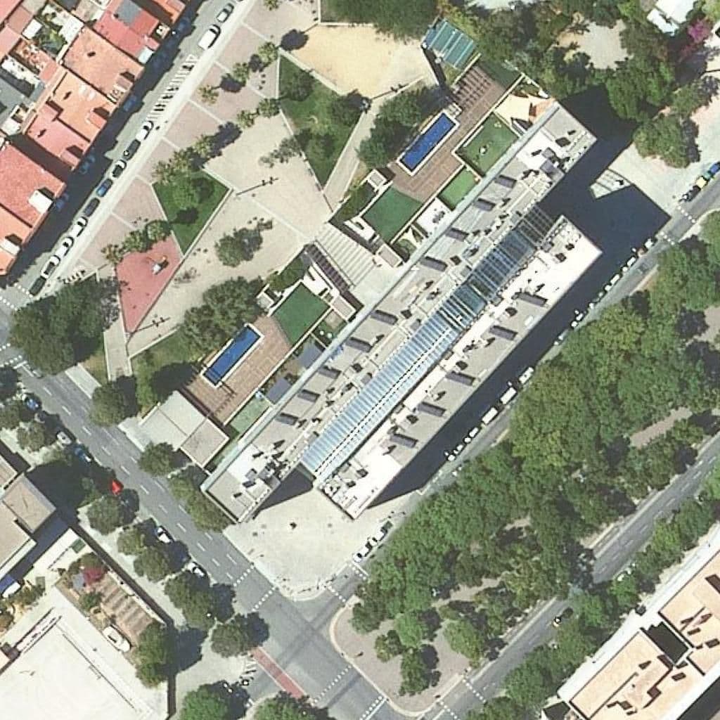 Вид згори на територію школи «Lli Privada La Ciutat Del Nadó»