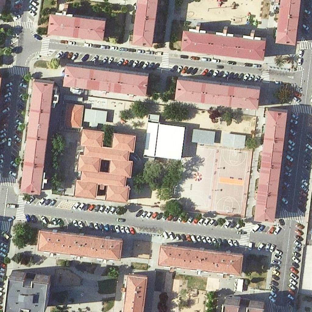 Aerial view of the grounds of Escola José Echegaray