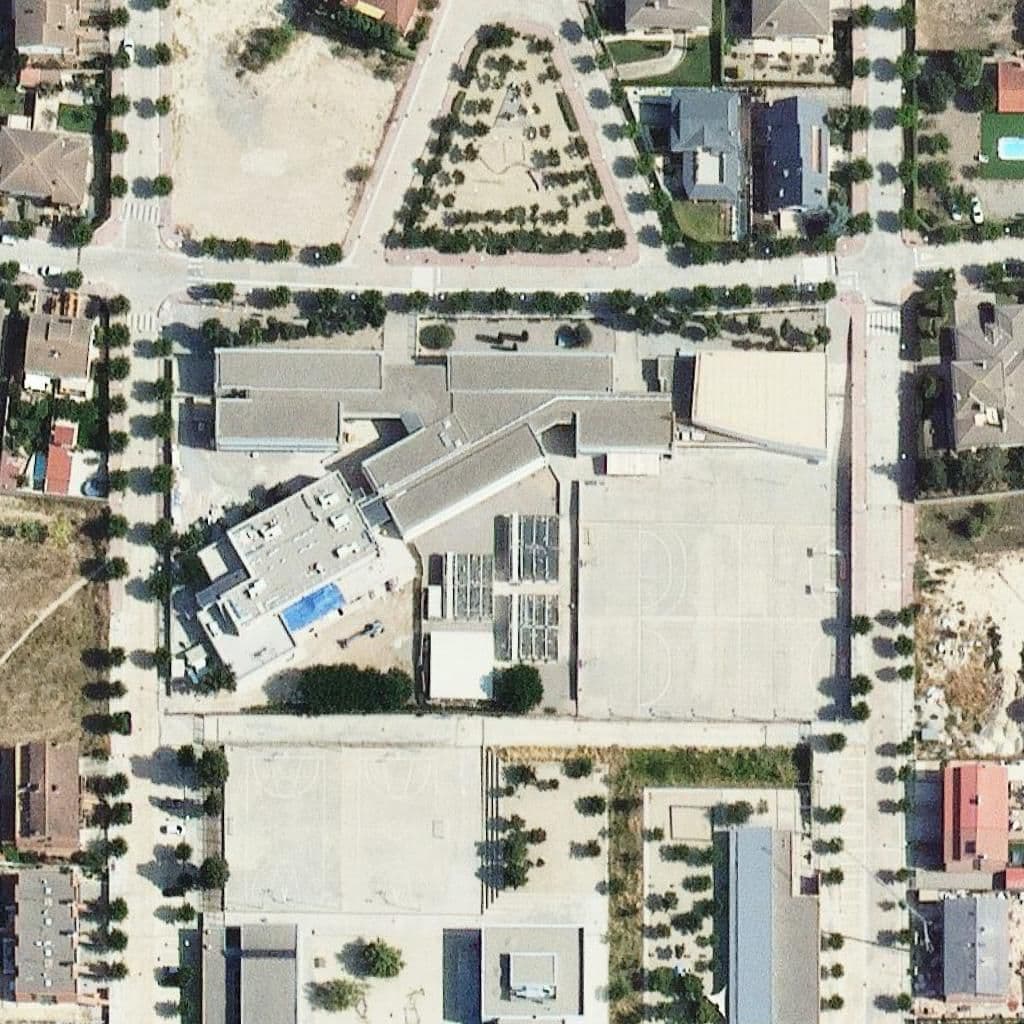 Вид згори на територію школи «Institut De Guissona»