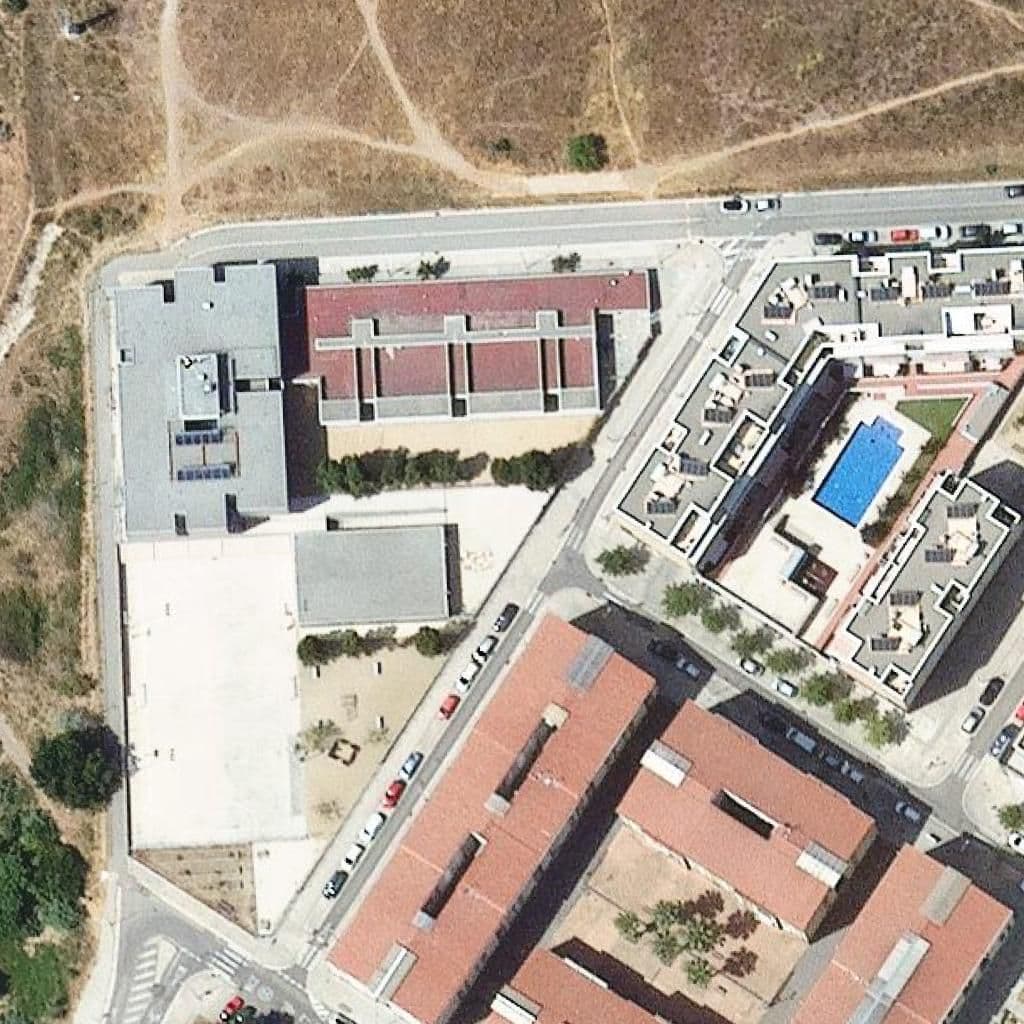 Aerial view of the grounds of Escola Serra De L'obac
