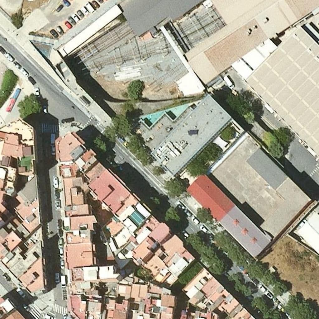 Вид згори на територію школи «Escola Bressol La Casa De La Muntanya»