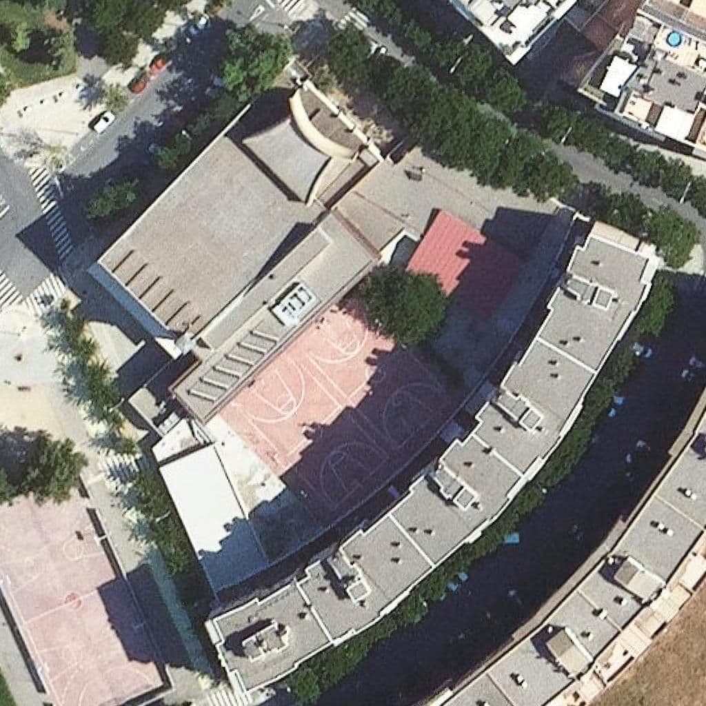 Aerial view of the grounds of Escola Francesco Tonucci