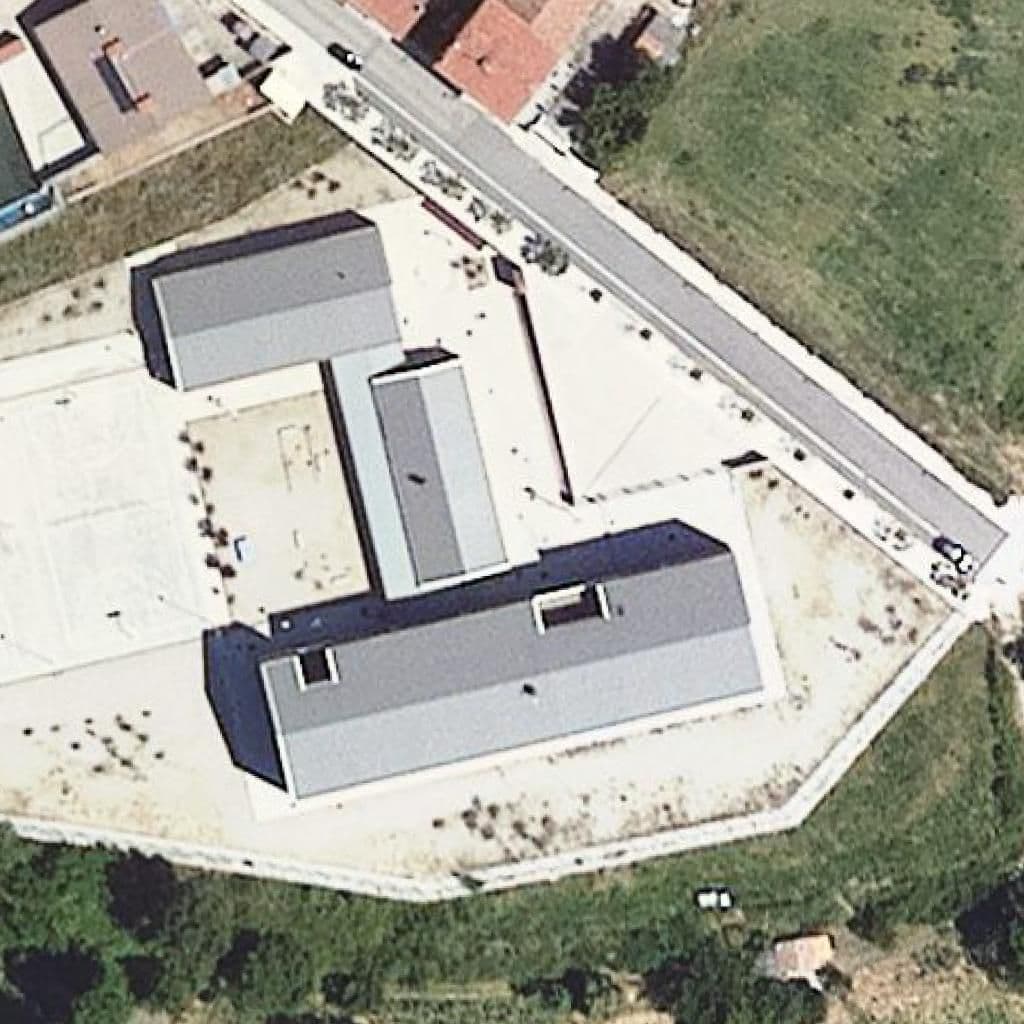 Aerial view of the grounds of Institut Serra De Noet