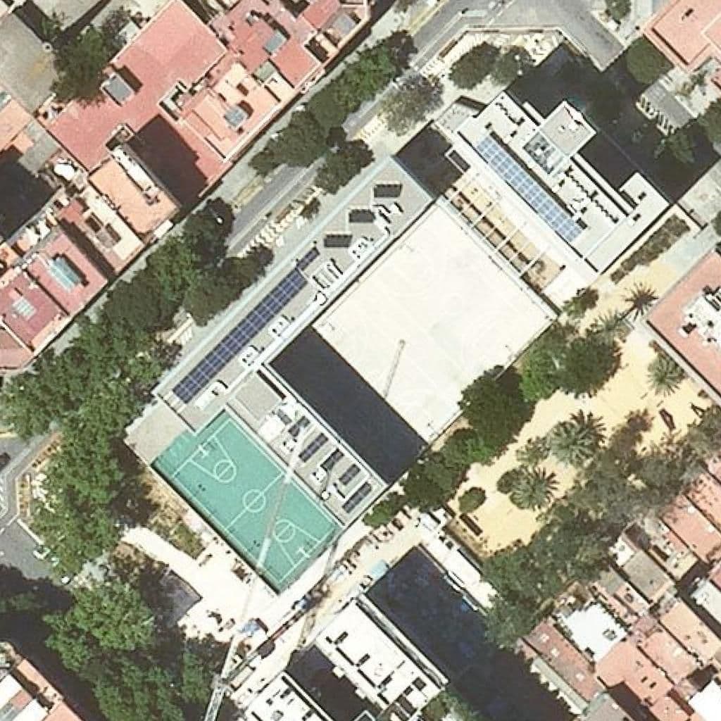 Вид згори на територію школи «Escola Bressol Municipal Germanetes»