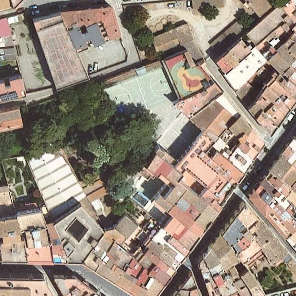 Вид згори на територію школи «Escolàpies Figueres»