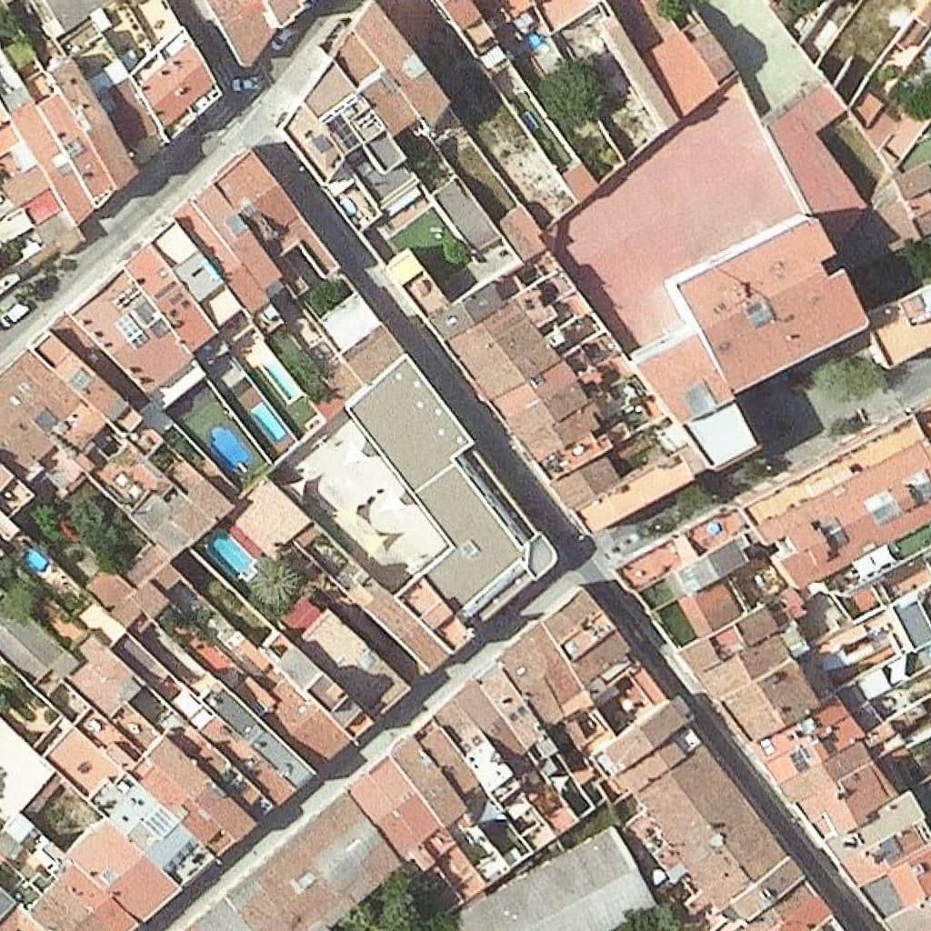 Aerial view of the grounds of Escola Enric Casassas