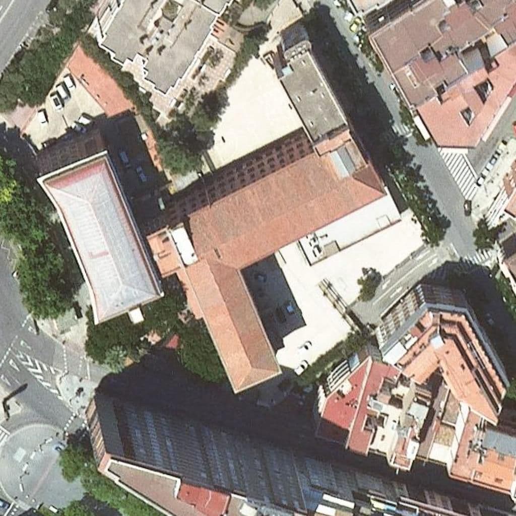 Вид згори на територію школи «Institut Tarragona»