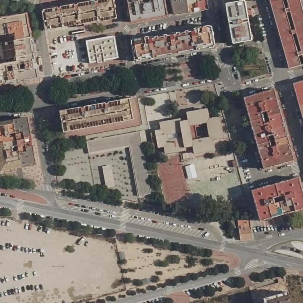 Вид сверху на территорию школы «SANTIAGO EL MAYOR»