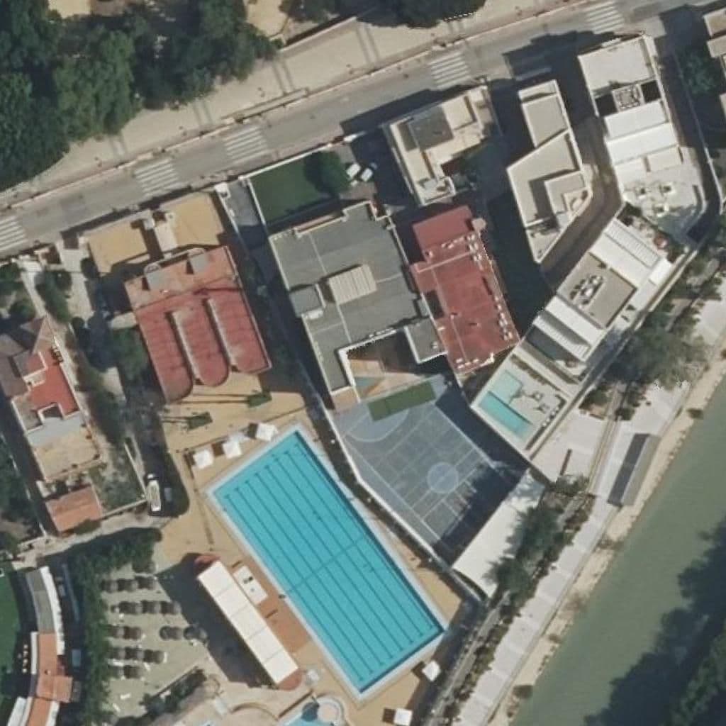 Вид сверху на территорию школы «CENTRO DE ESTUDIOS C.E.I.»