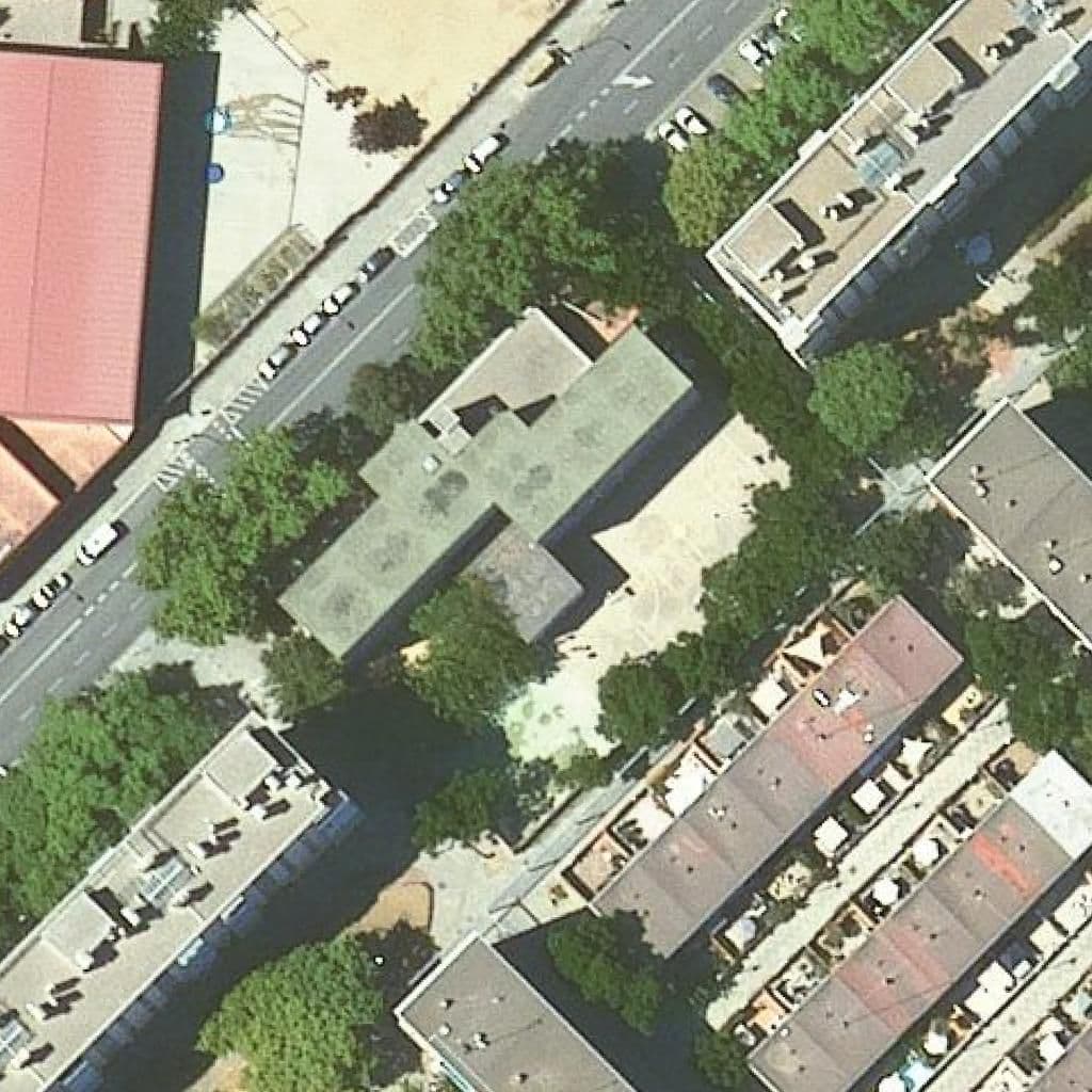 Aerial view of the grounds of Escola Prim