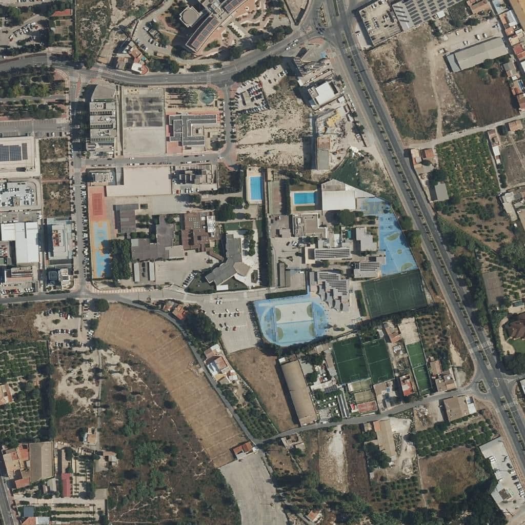 Вид згори на територію школи «MONTEAGUDO-NELVA»