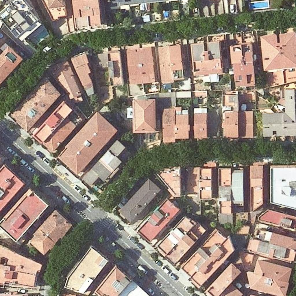 Вид згори на територію школи «Llar D'infants Mare De Déu De Montserrat»
