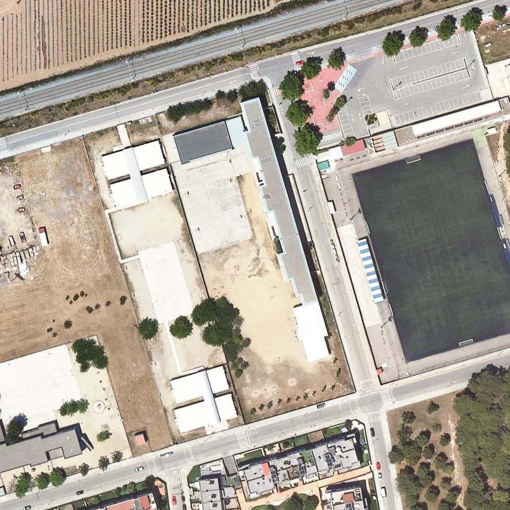 Aerial view of the grounds of Institut Cubelles