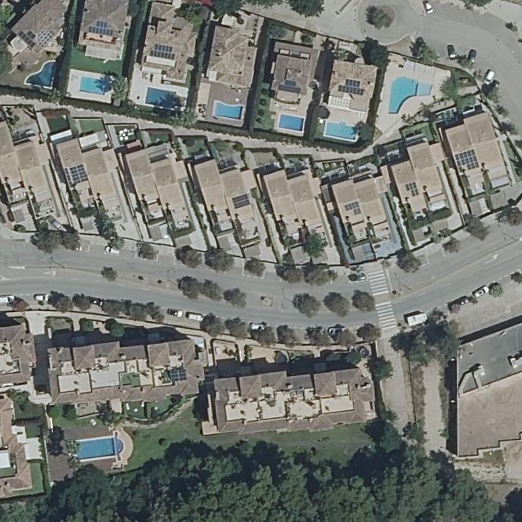 Aerial view of the grounds of ESCOLA GLOBAL
