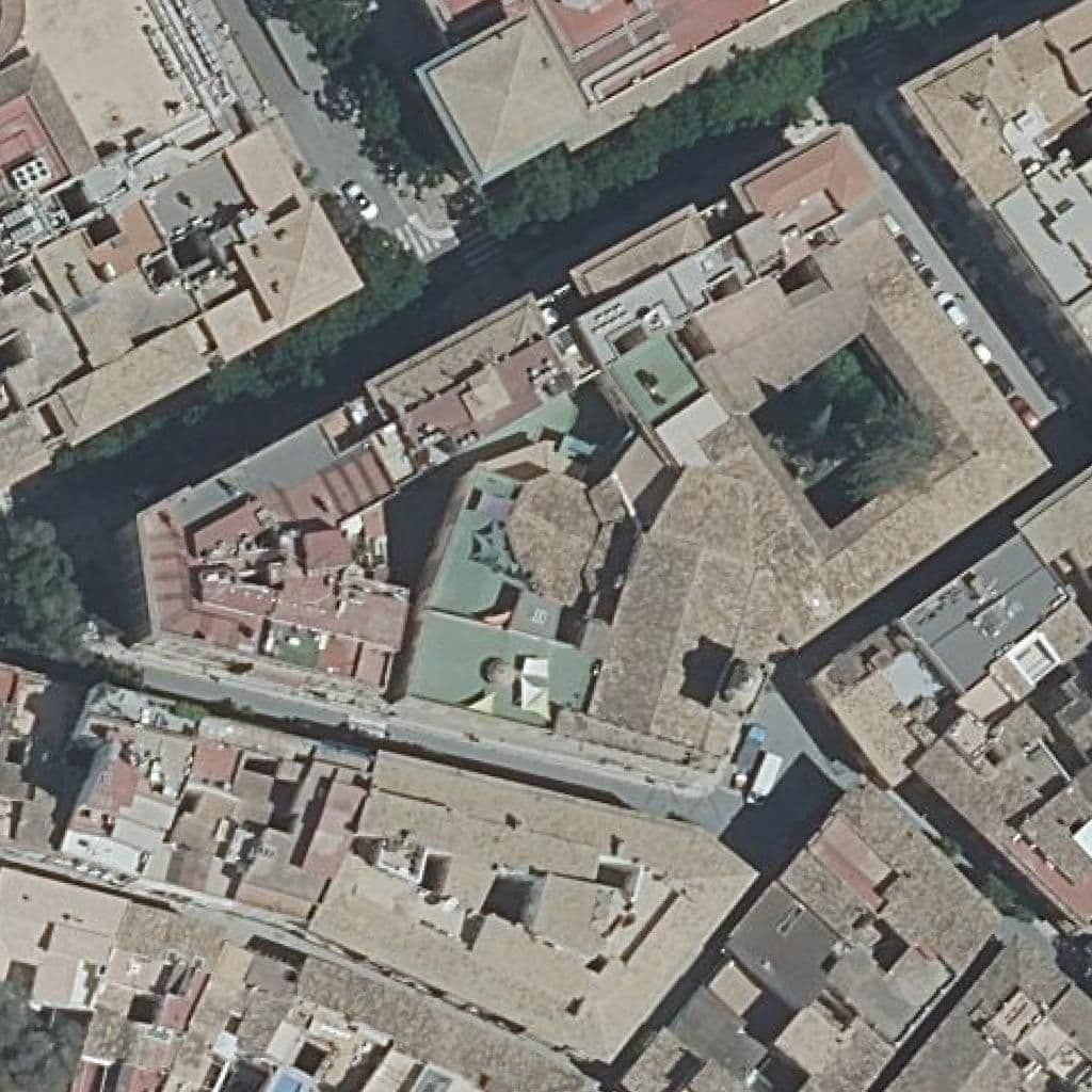 Вид сверху на территорию школы «SAN FELIPE NERI»