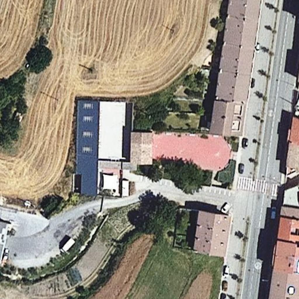 Вид згори на територію школи «Escola De La Valldan»