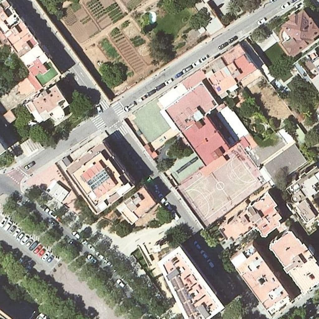 Вид сверху на территорию школы «Sant Marc De Sarrià»