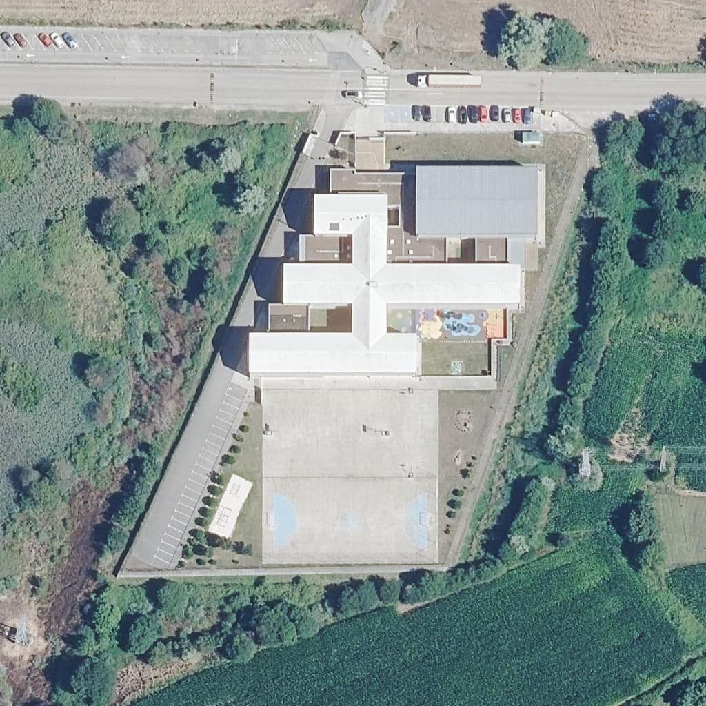 Aerial view of the grounds of LOS PUENTES