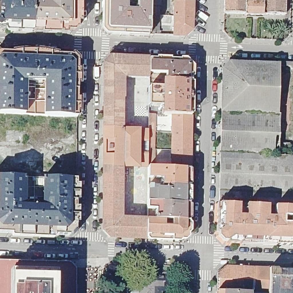 Вид згори на територію школи «SAN VICENTE DE PAUL»