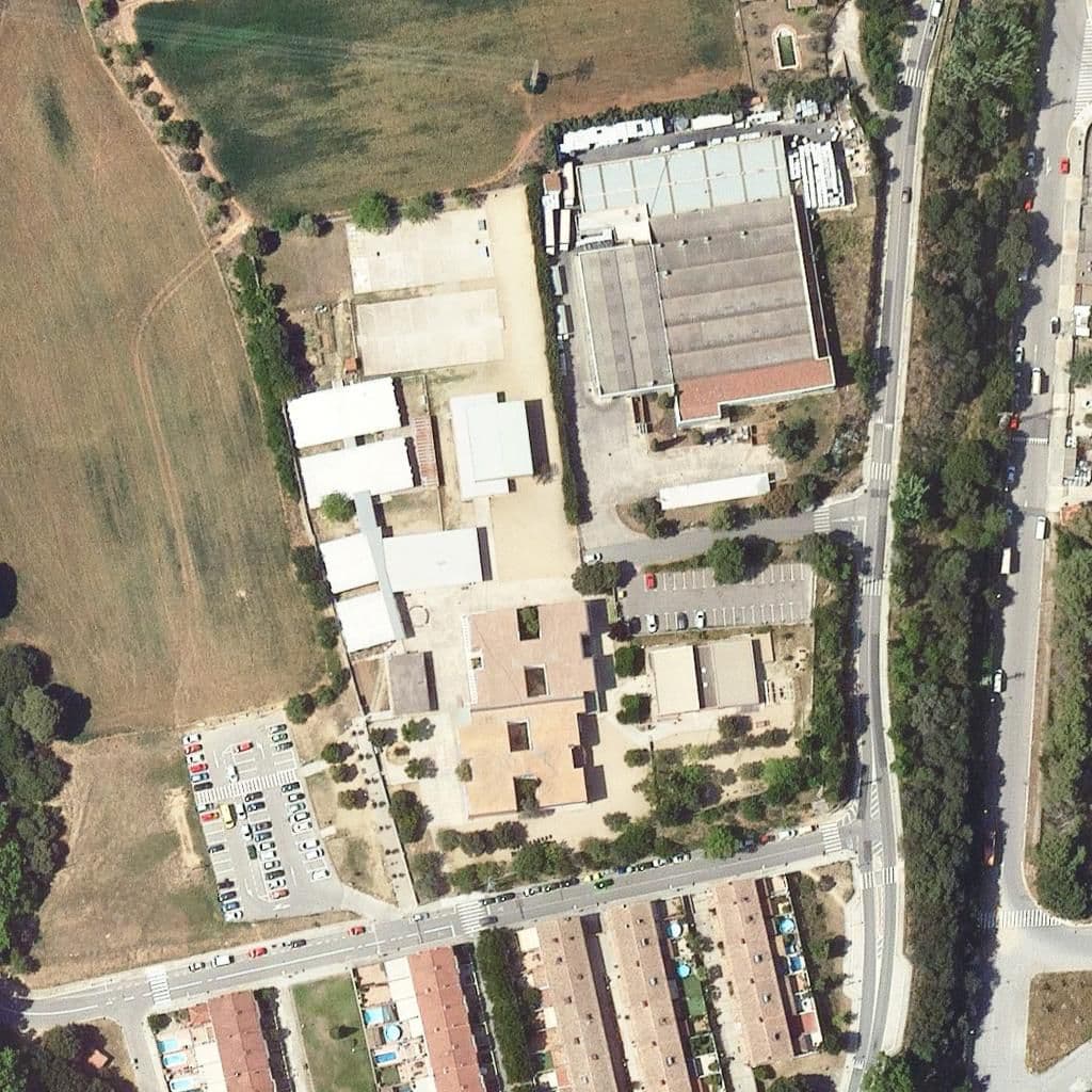 Вид згори на територію школи «Institut Domus D'olivet»