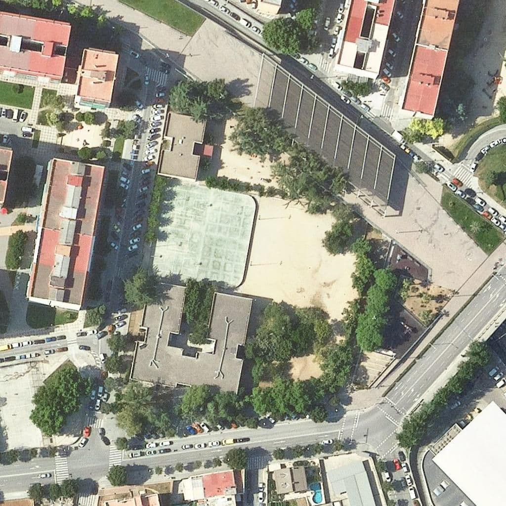 Aerial view of the grounds of Escola Montessori