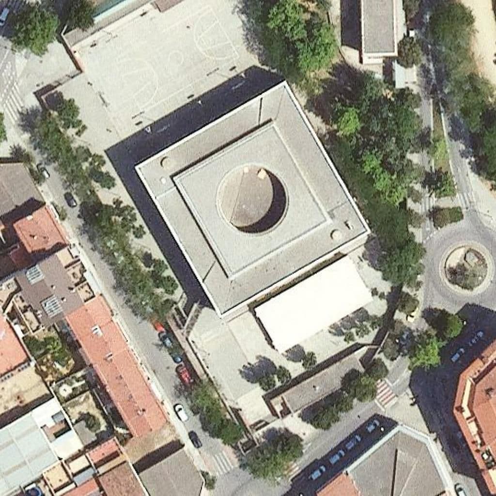 Aerial view of the grounds of Institut Ramon Turró I Darder