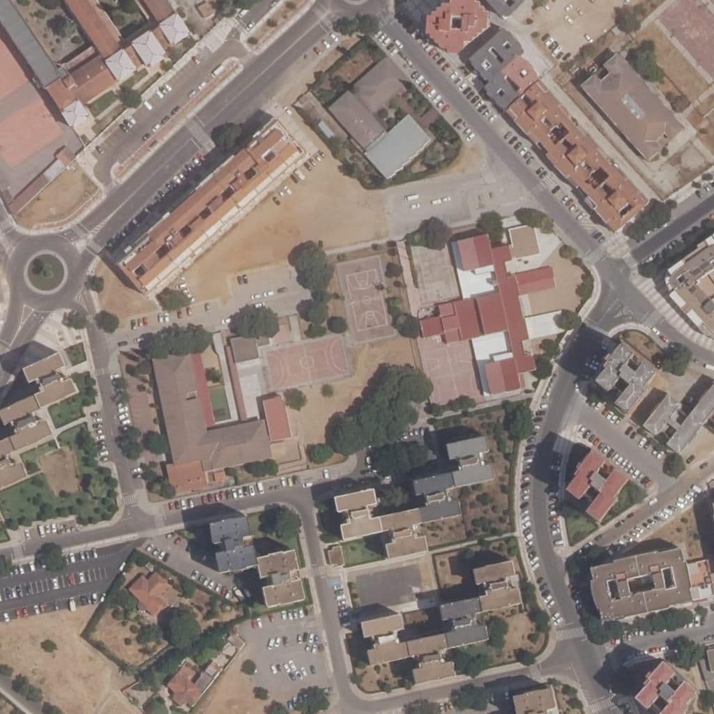 Вид згори на територію школи «SAN FERNANDO»