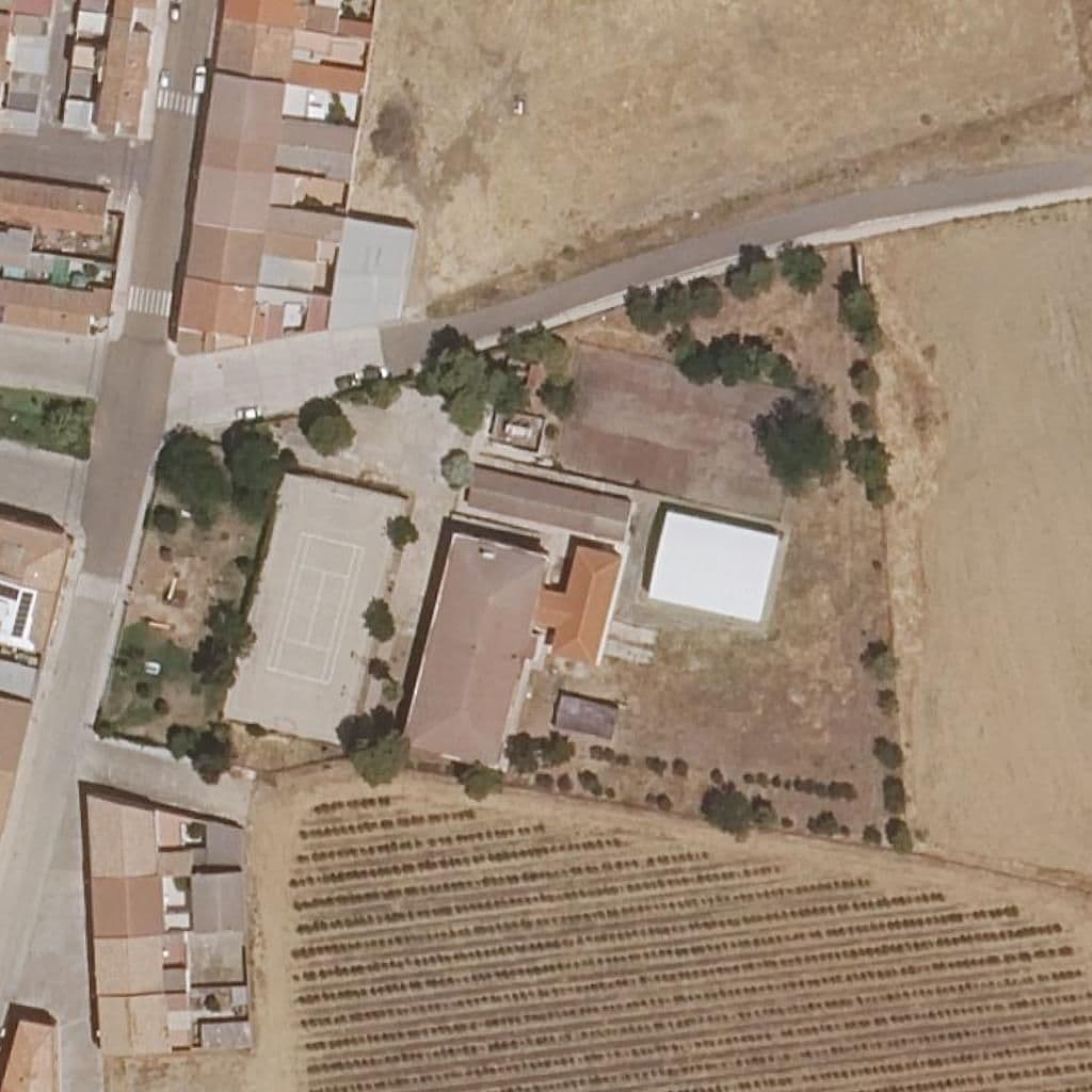 Вид згори на територію школи «EXTREMADURA»