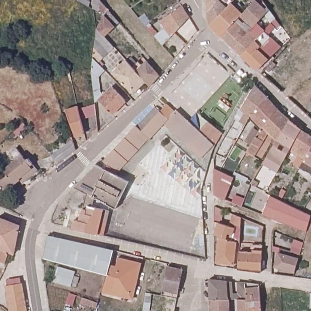 Вид сверху на территорию школы «FAUSTINO PLAZA GUIJARRO»
