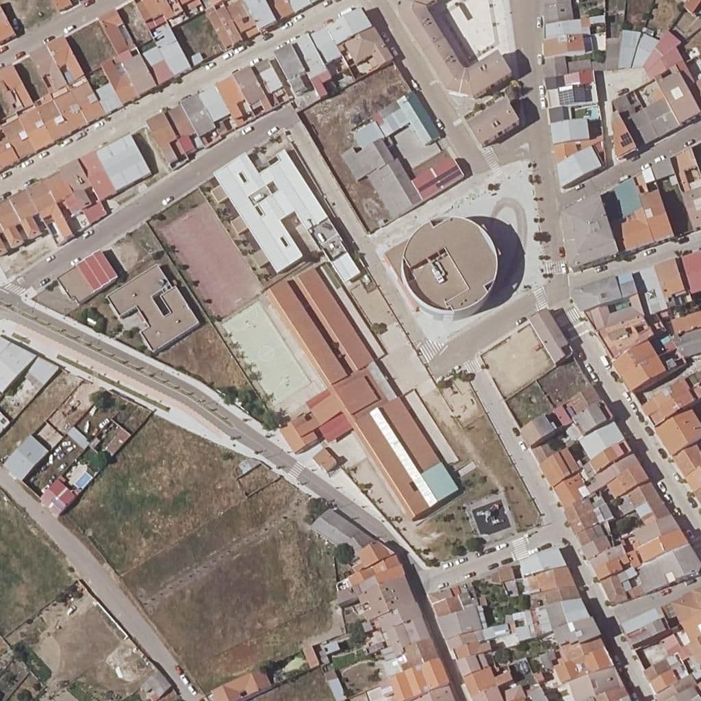 Вид згори на територію школи «ESCUELA INFANTIL»